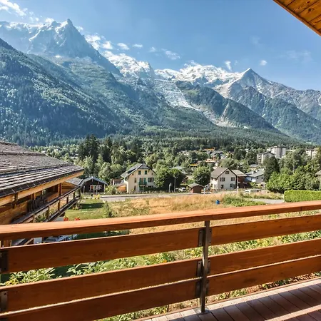 With Jacuzzi Facing The Alps In Nyaraló *